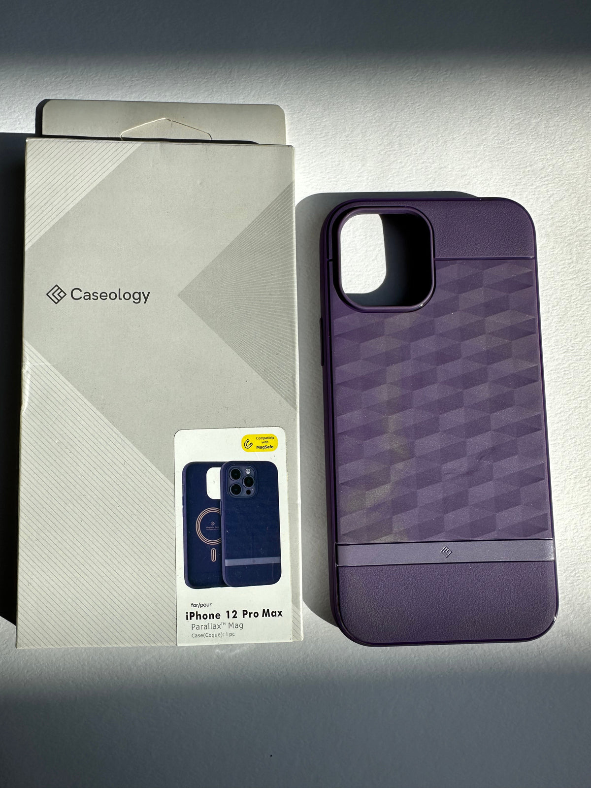 iPhone Caseology- Purple - iPhone 14 Pro Max