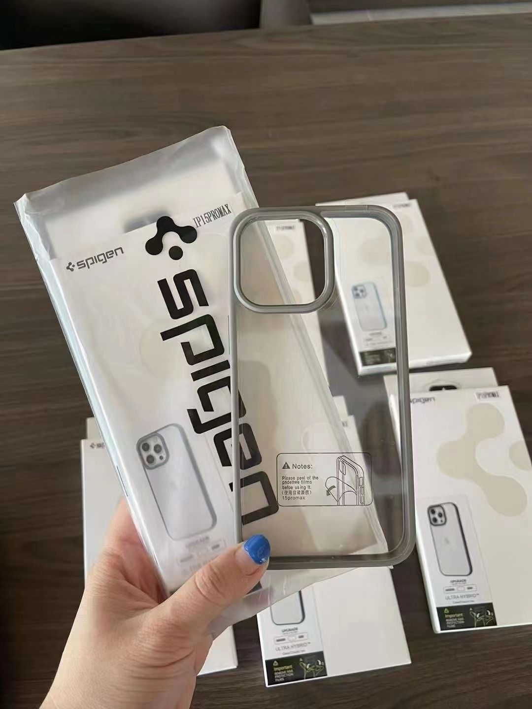Spigen Armour Airskin- Titanium Grey - iPhone 15 Pro